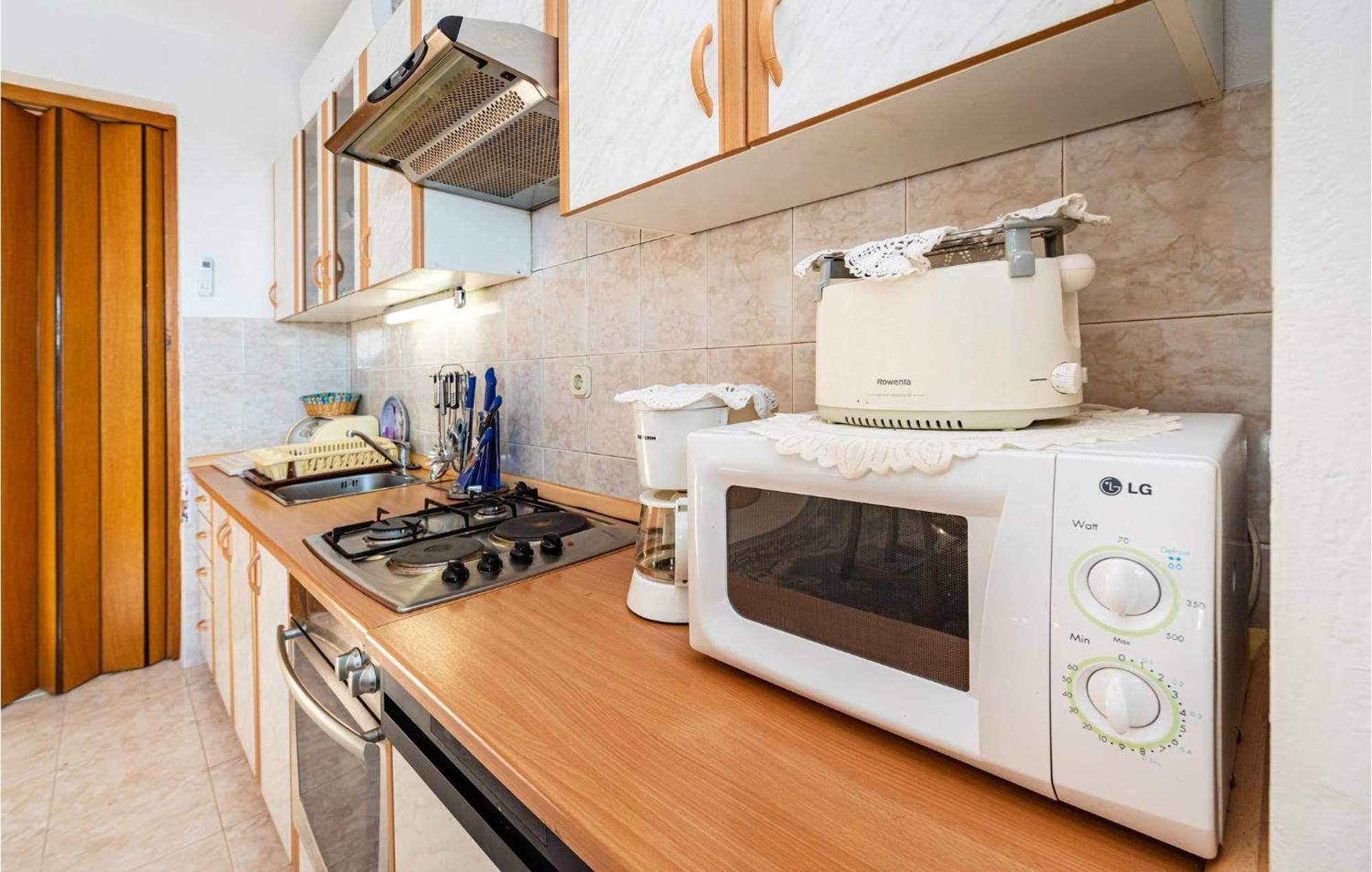 2 Bedroom Cozy Apartment In Zadar Luaran gambar