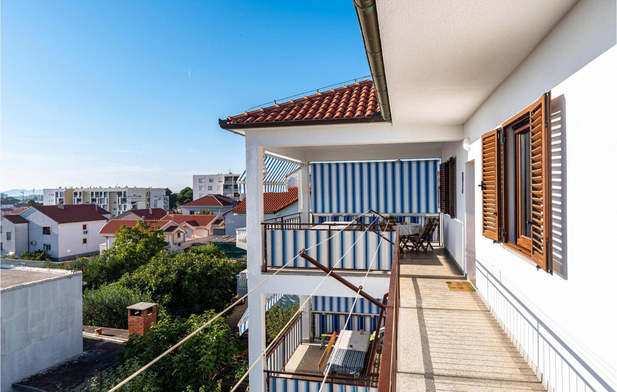 2 Bedroom Cozy Apartment In Zadar Luaran gambar