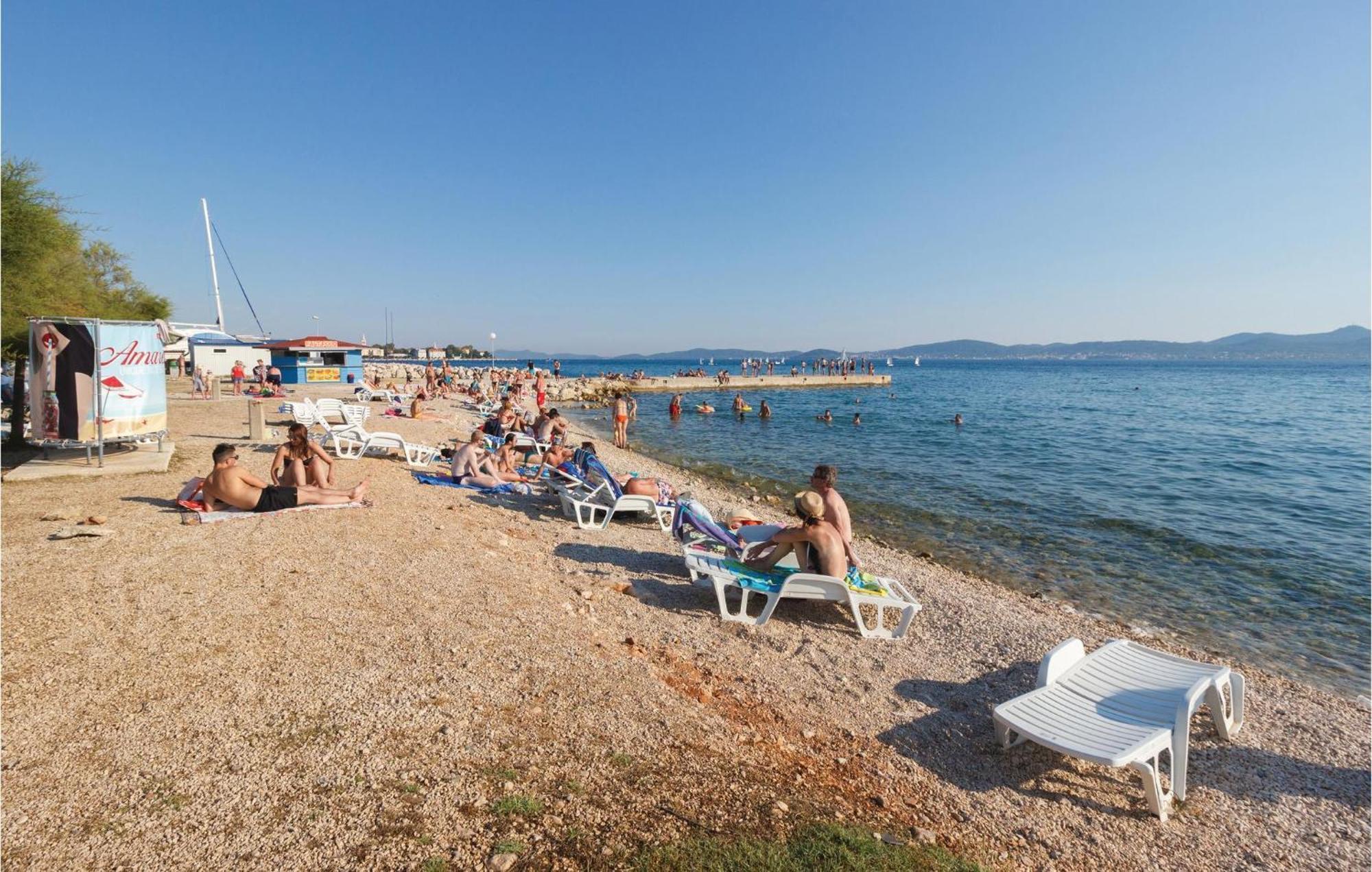 2 Bedroom Cozy Apartment In Zadar Luaran gambar