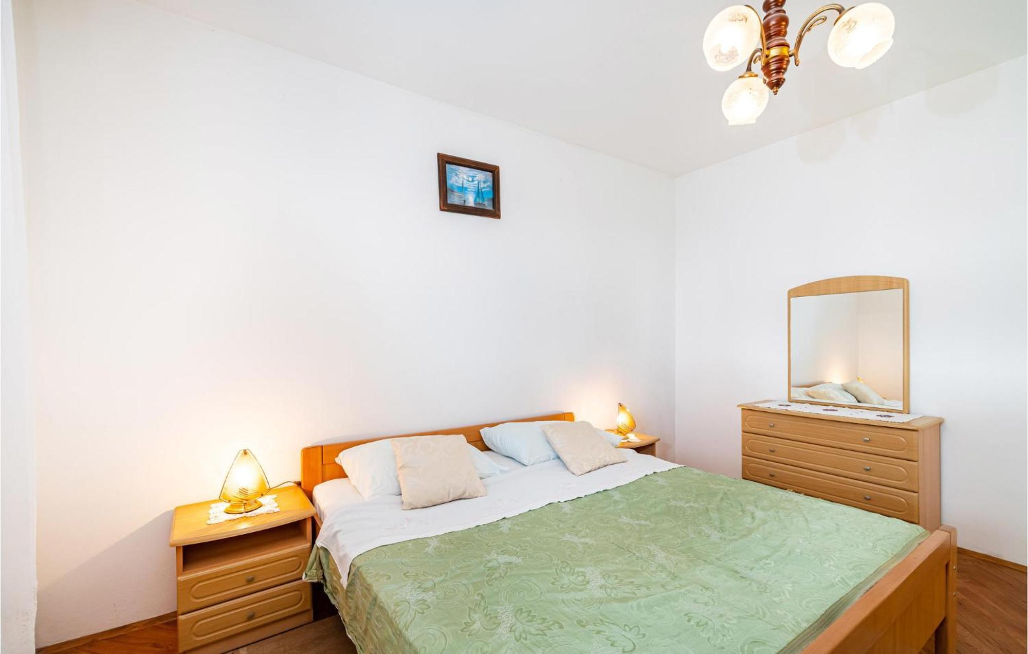 2 Bedroom Cozy Apartment In Zadar Luaran gambar