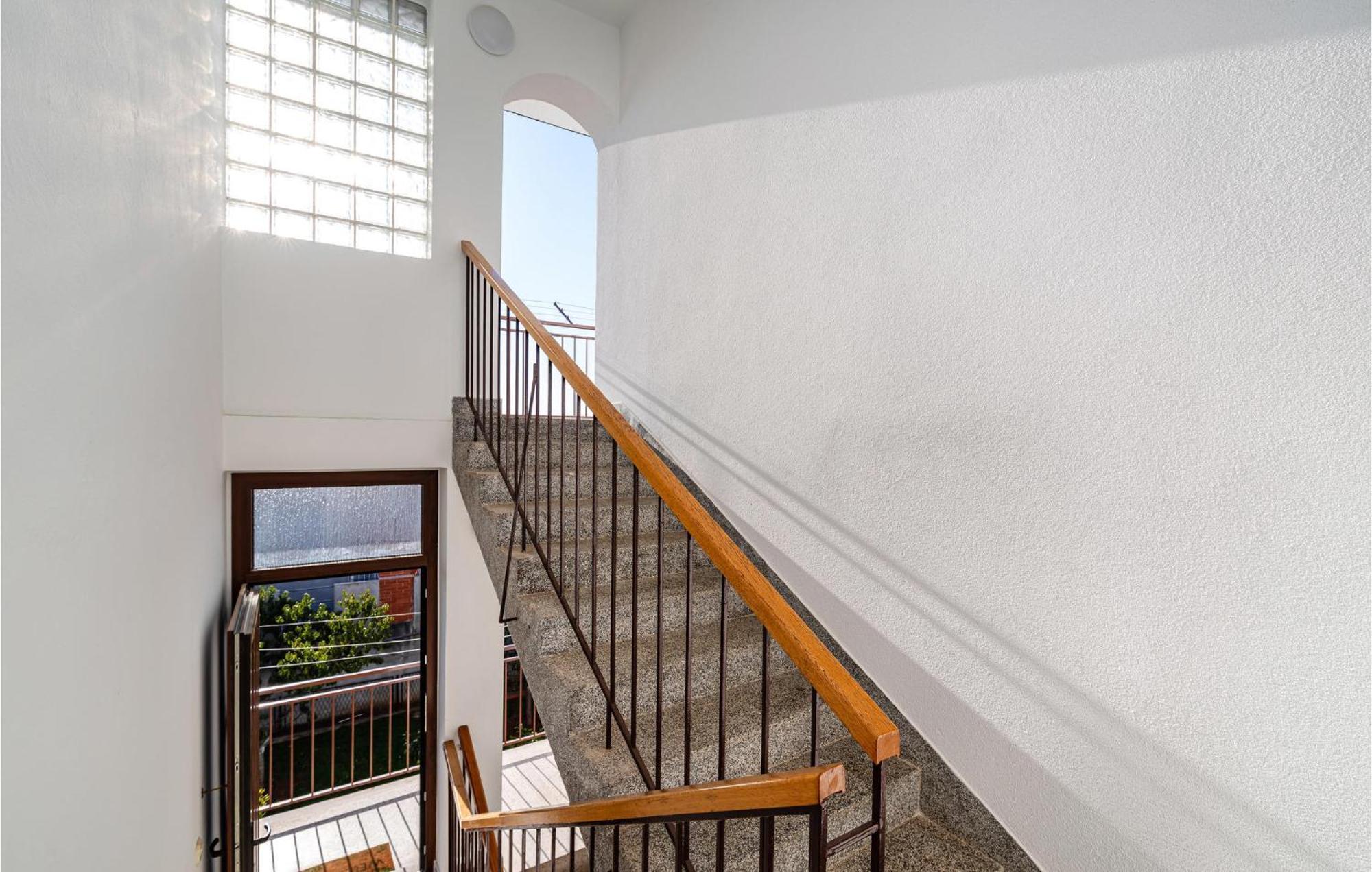 2 Bedroom Cozy Apartment In Zadar Luaran gambar