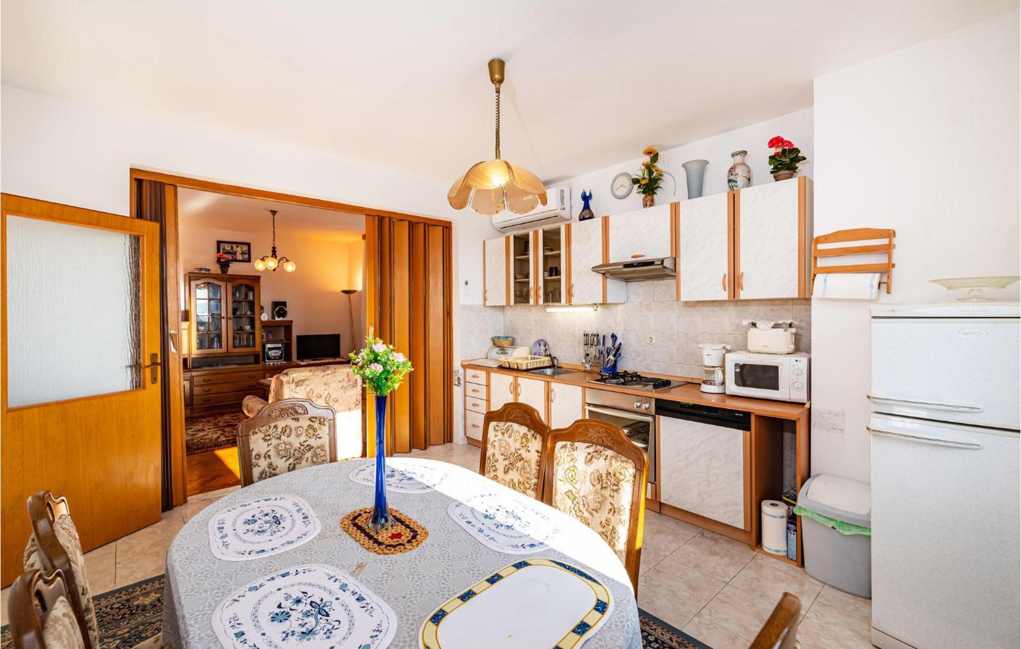 2 Bedroom Cozy Apartment In Zadar Luaran gambar