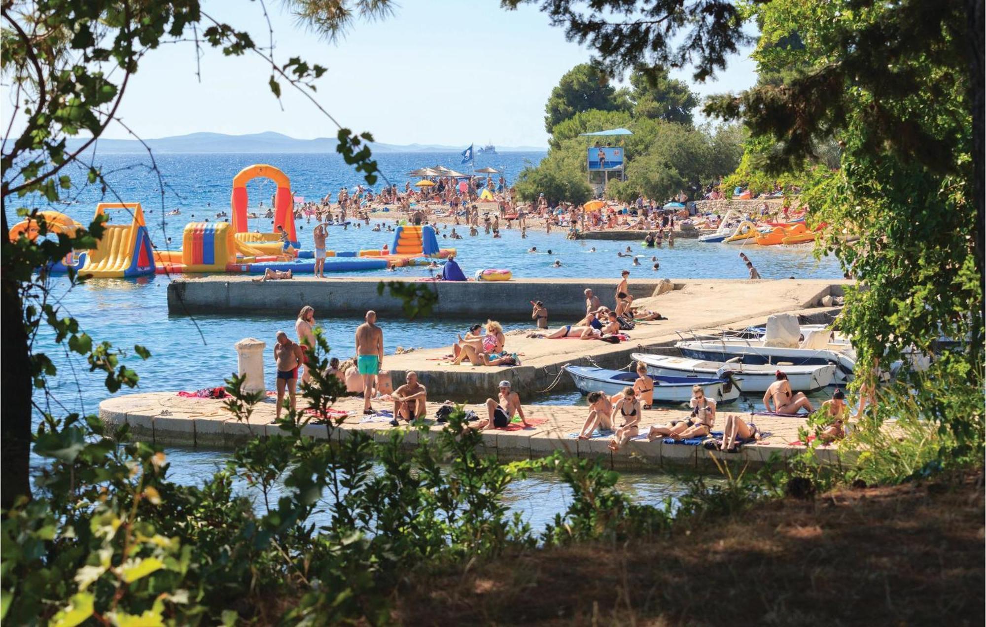 2 Bedroom Cozy Apartment In Zadar Luaran gambar