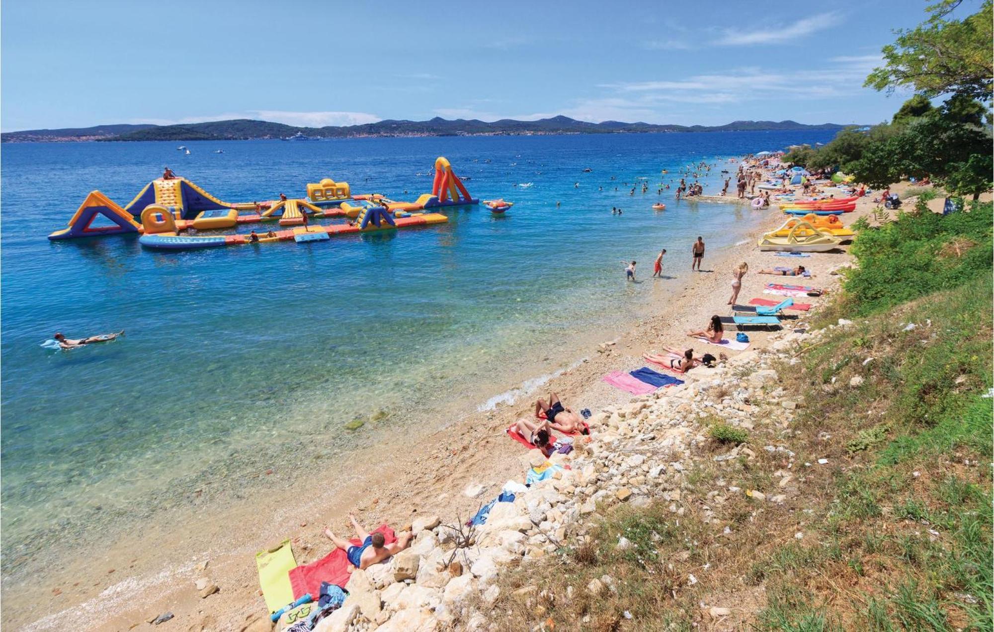 2 Bedroom Cozy Apartment In Zadar Luaran gambar